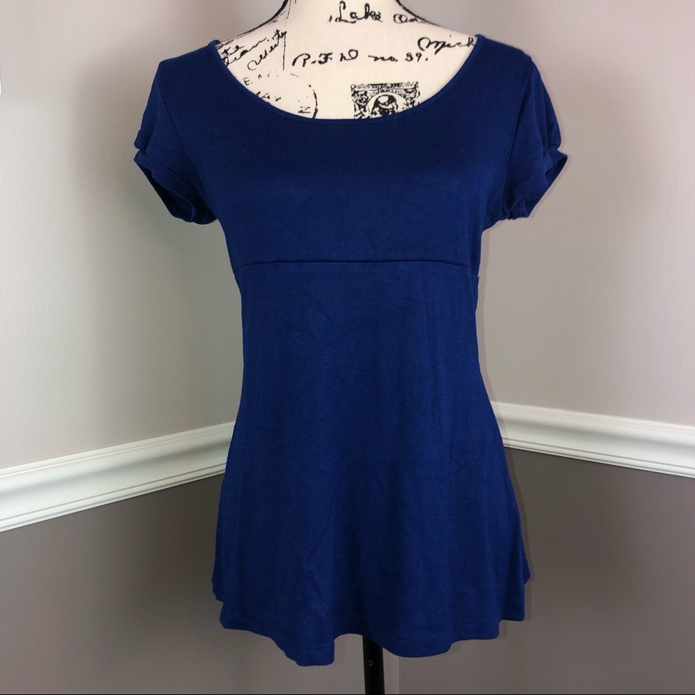 Bright blue shortsleeved shirt
